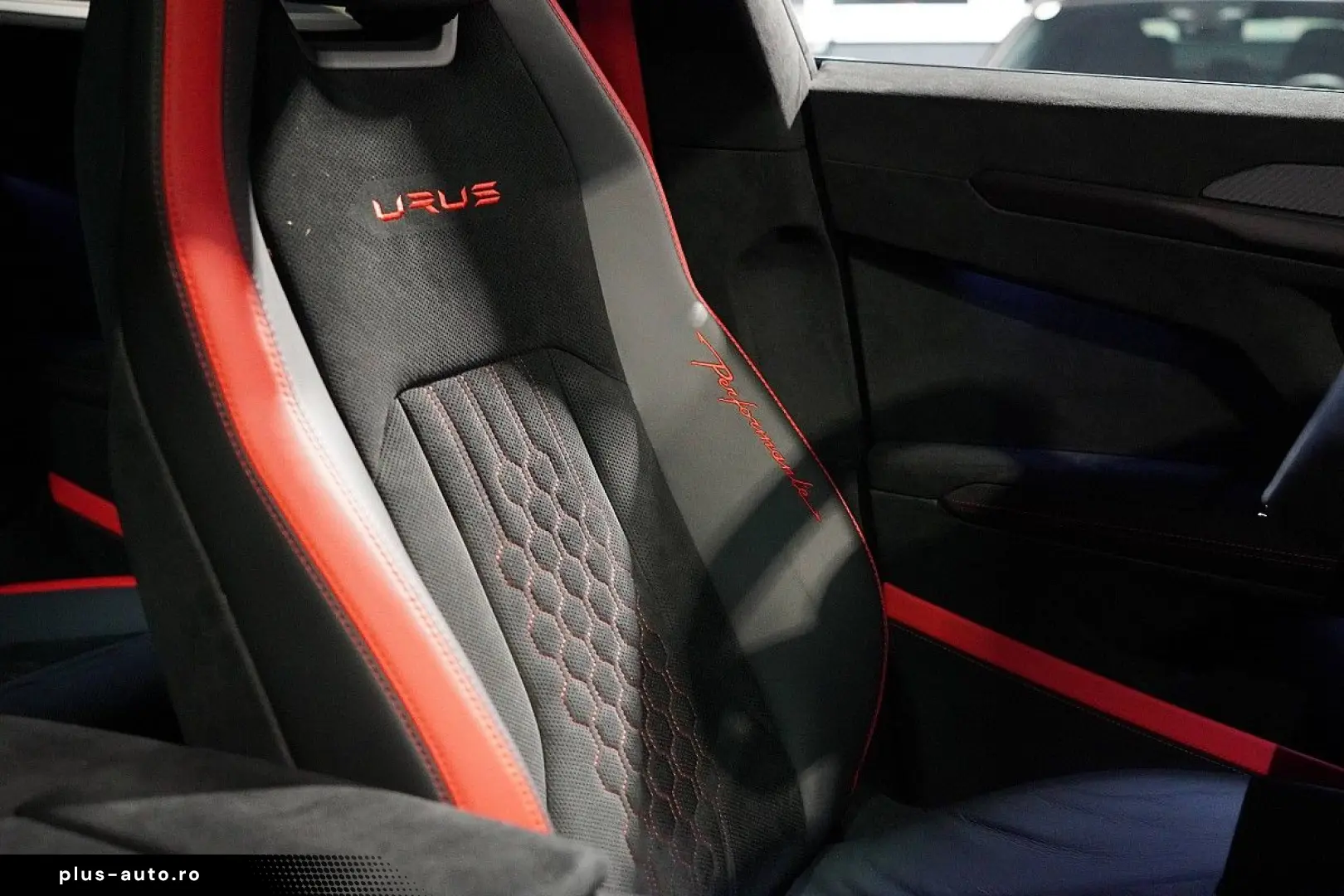 LAMBORGHINI Urus  PERFORMANTE ROSSO EFESTO