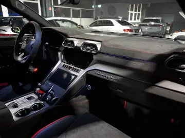 LAMBORGHINI Urus  PERFORMANTE ROSSO EFESTO