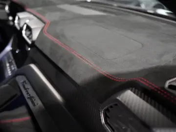 LAMBORGHINI Urus  PERFORMANTE ROSSO EFESTO