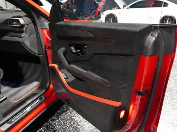 LAMBORGHINI Urus  PERFORMANTE ROSSO EFESTO