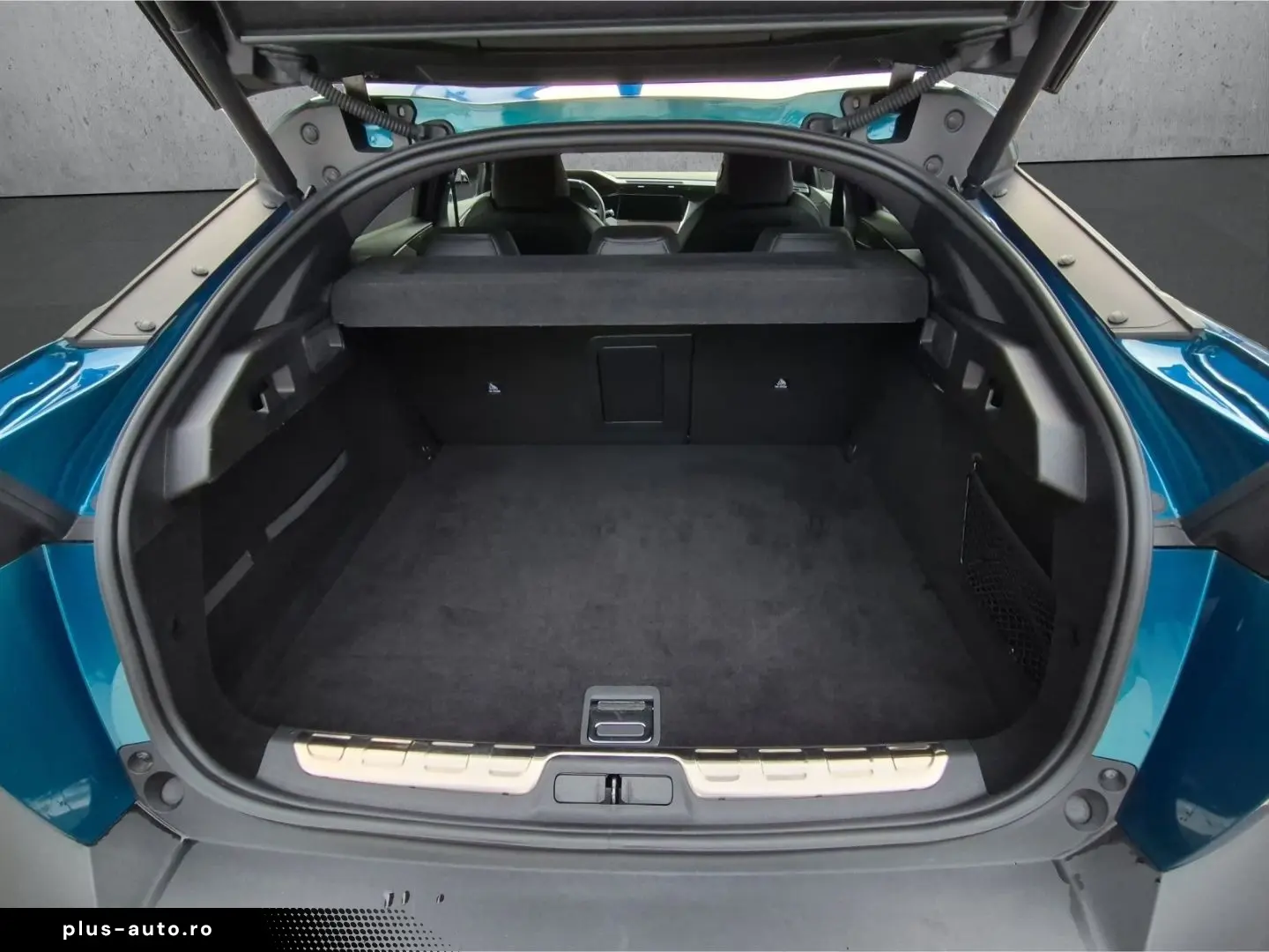 PEUGEOT 408 GT Plug-In Hybrid 180 e-EAT8 Navi Leder Digi