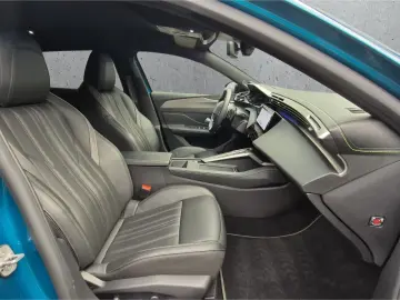 PEUGEOT 408 GT Plug-In Hybrid 180 e-EAT8 Navi Leder Digi