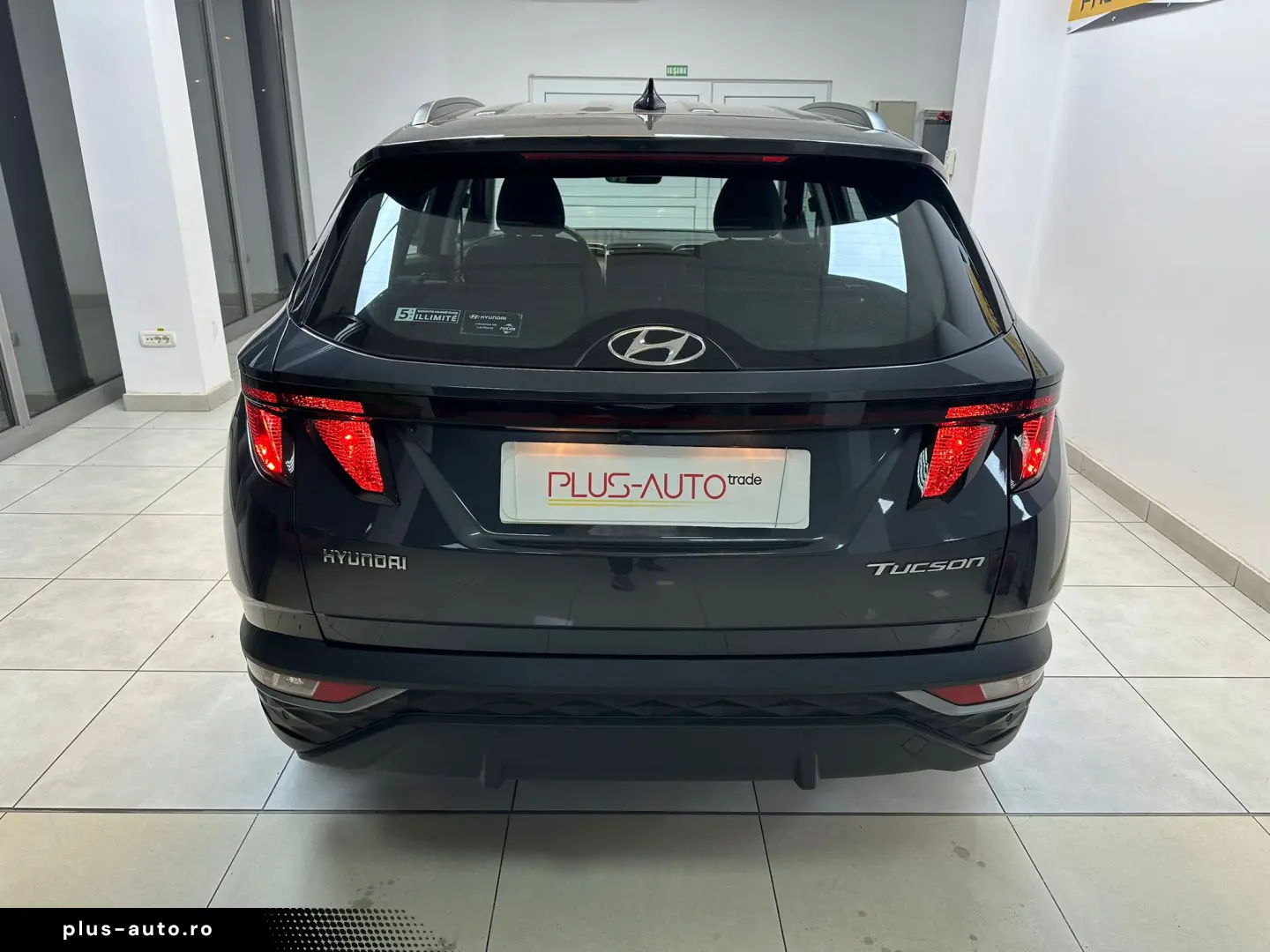 HYUNDAI TUCSON SUV