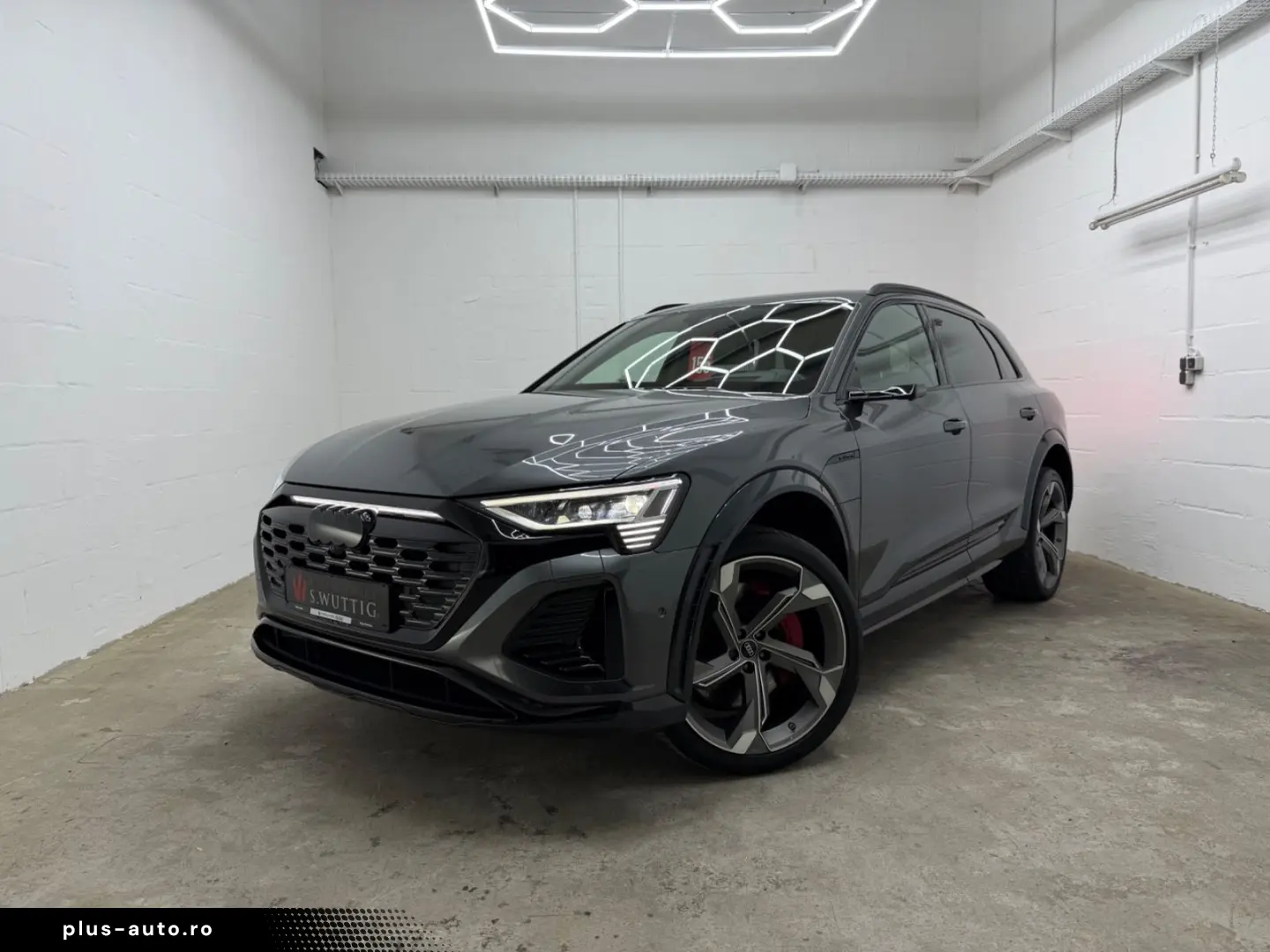 AUDI SQ8 e-tron quattro