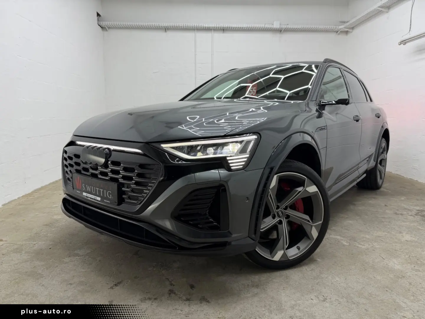 AUDI SQ8 e-tron quattro