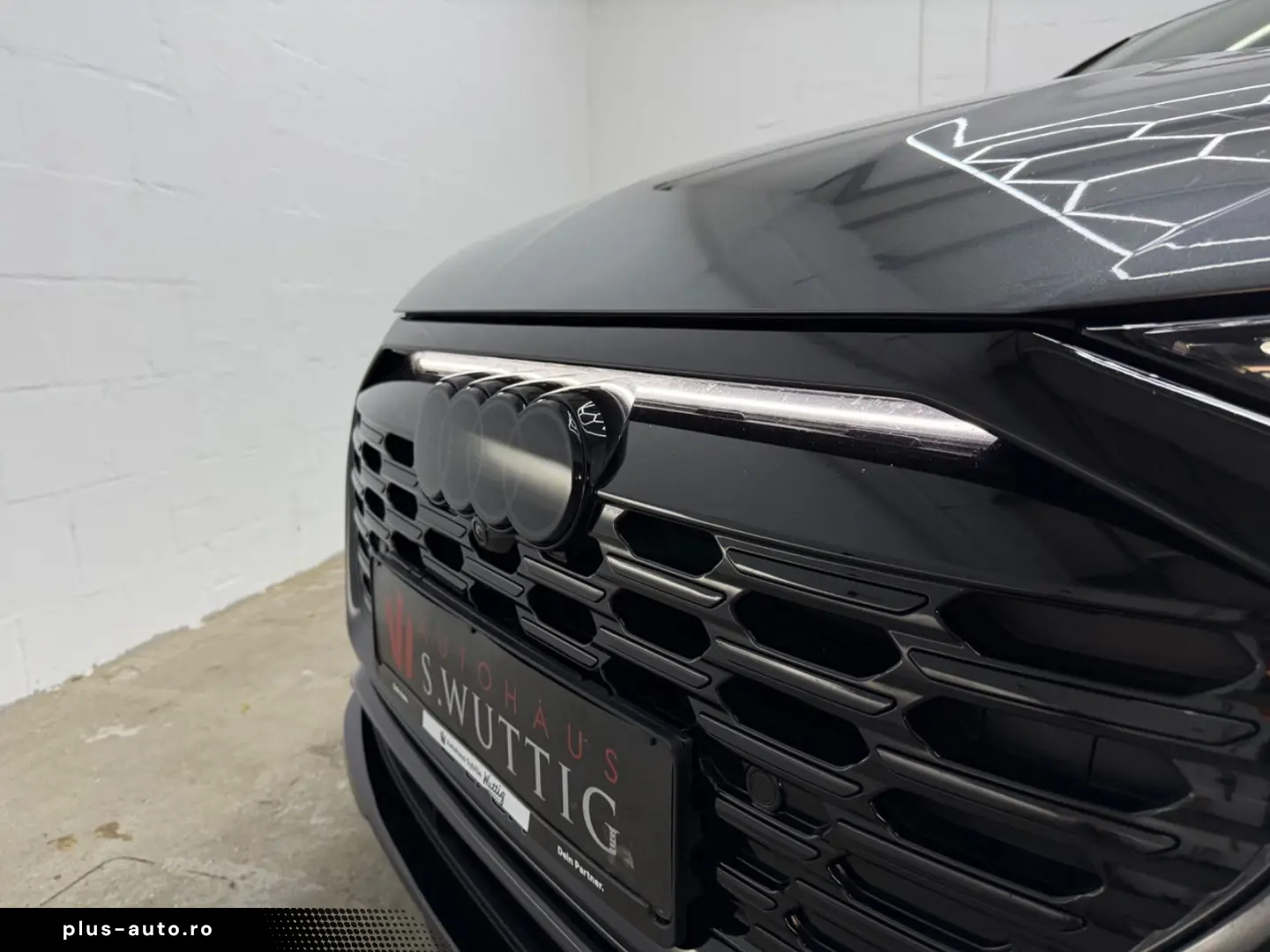 AUDI SQ8 e-tron quattro