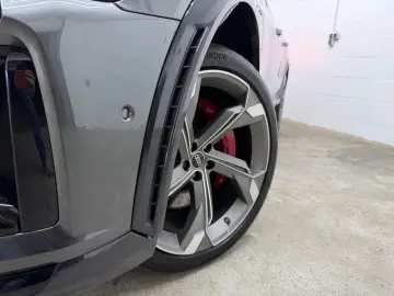 AUDI SQ8 e-tron quattro