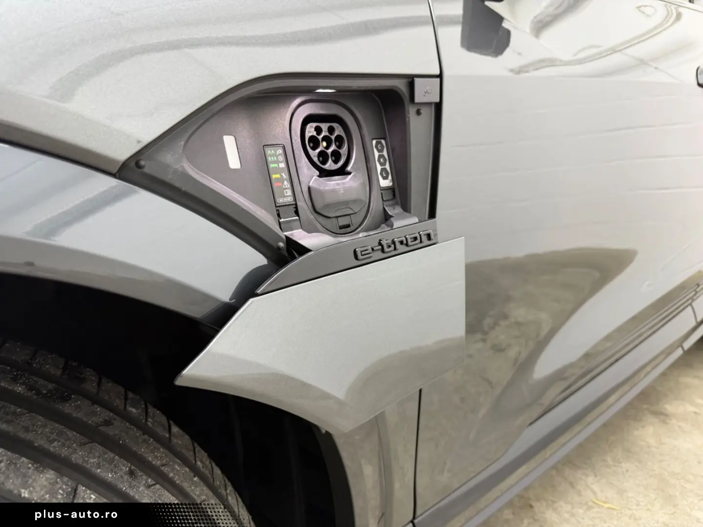 AUDI SQ8 e-tron quattro