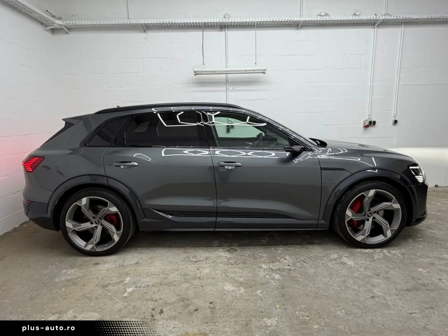 AUDI SQ8 e-tron quattro