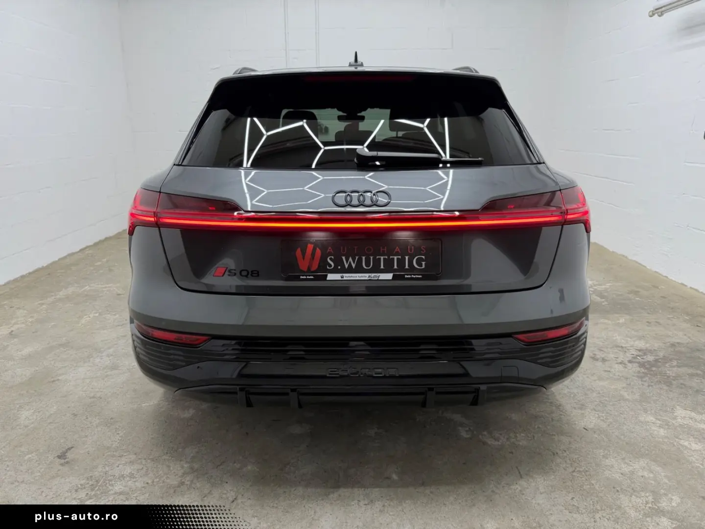AUDI SQ8 e-tron quattro
