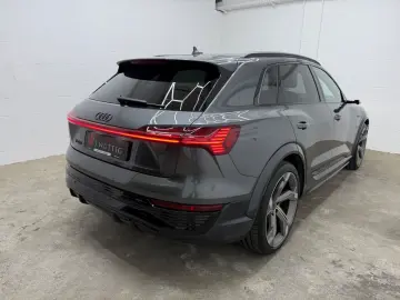 AUDI SQ8 e-tron quattro