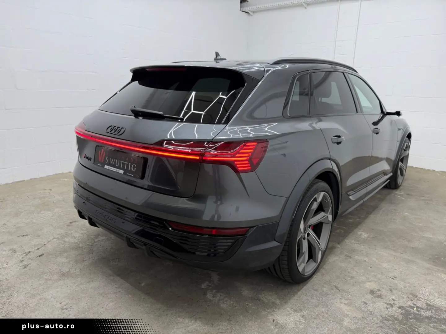 AUDI SQ8 e-tron quattro