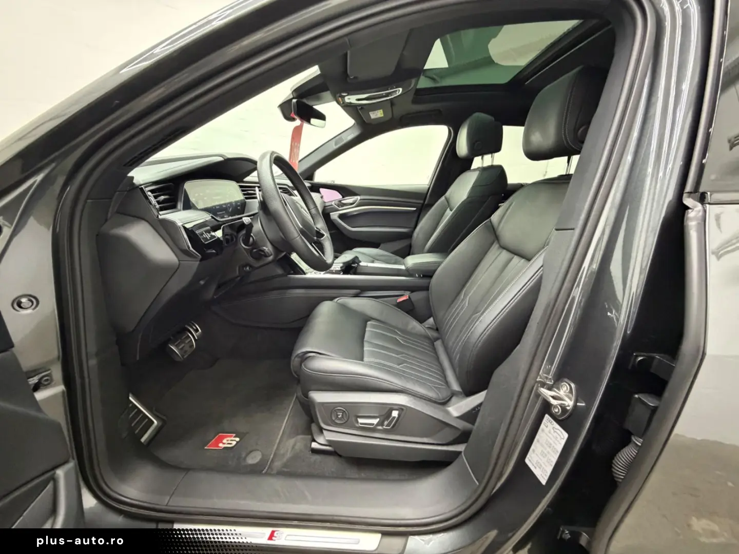 AUDI SQ8 e-tron quattro