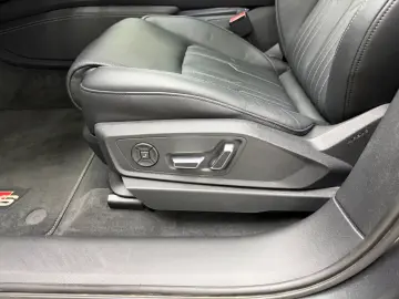 AUDI SQ8 e-tron quattro