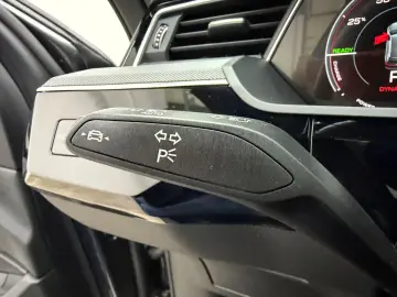 AUDI SQ8 e-tron quattro