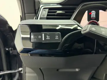 AUDI SQ8 e-tron quattro