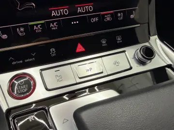 AUDI SQ8 e-tron quattro