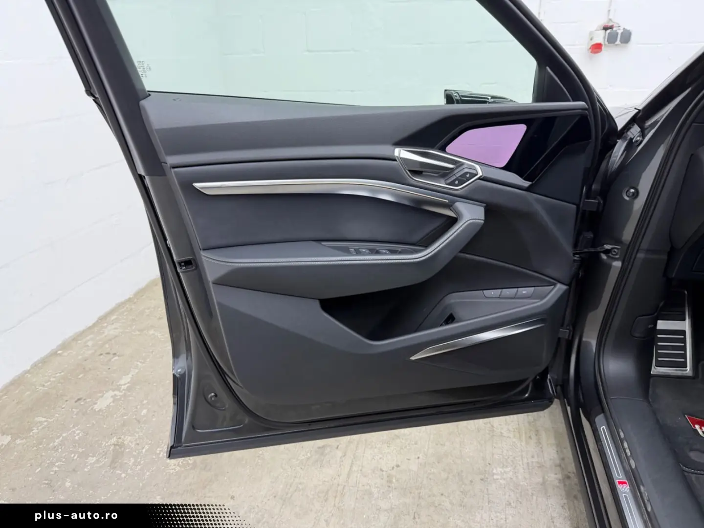 AUDI SQ8 e-tron quattro