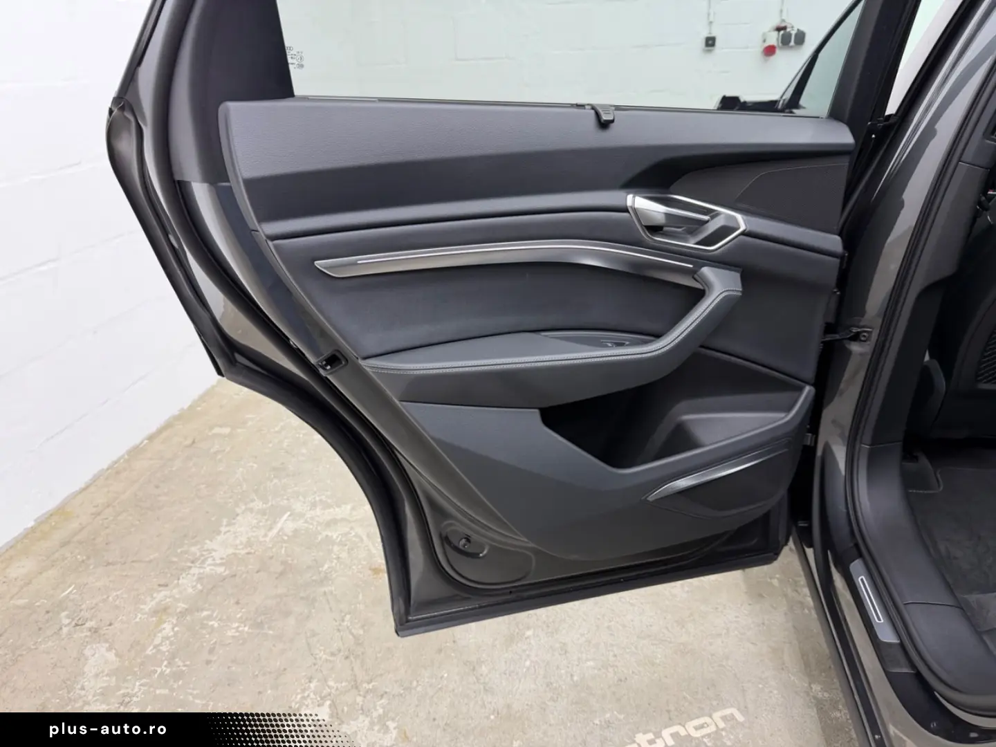 AUDI SQ8 e-tron quattro