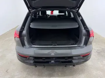 AUDI SQ8 e-tron quattro