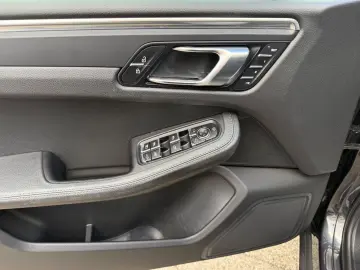 PORSCHE Macan 2.0 AUT~Navi~LED~Memor~PASM~PCM~DAB