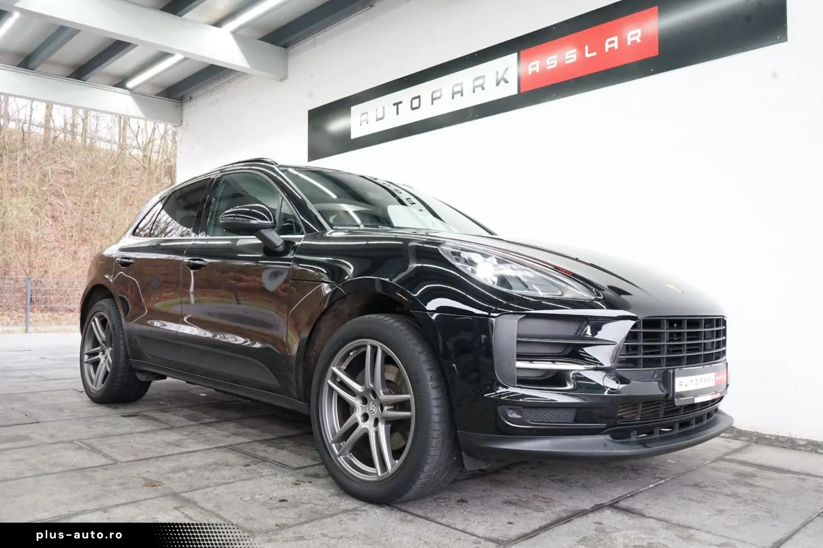 PORSCHE Macan 2.0 PANO AHK PASM CARPLAY R-Kamera 20z