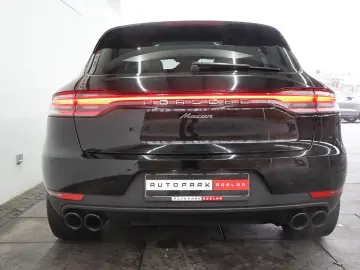 PORSCHE Macan 2.0 PANO AHK PASM CARPLAY R-Kamera 20z