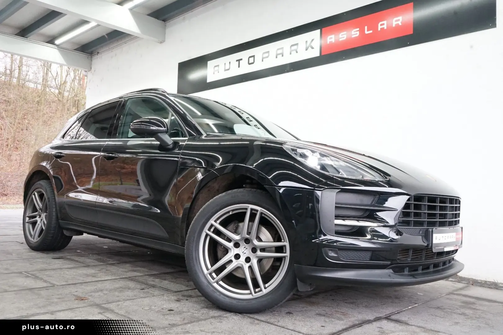PORSCHE Macan 2.0 PANO AHK PASM CARPLAY R-Kamera 20z