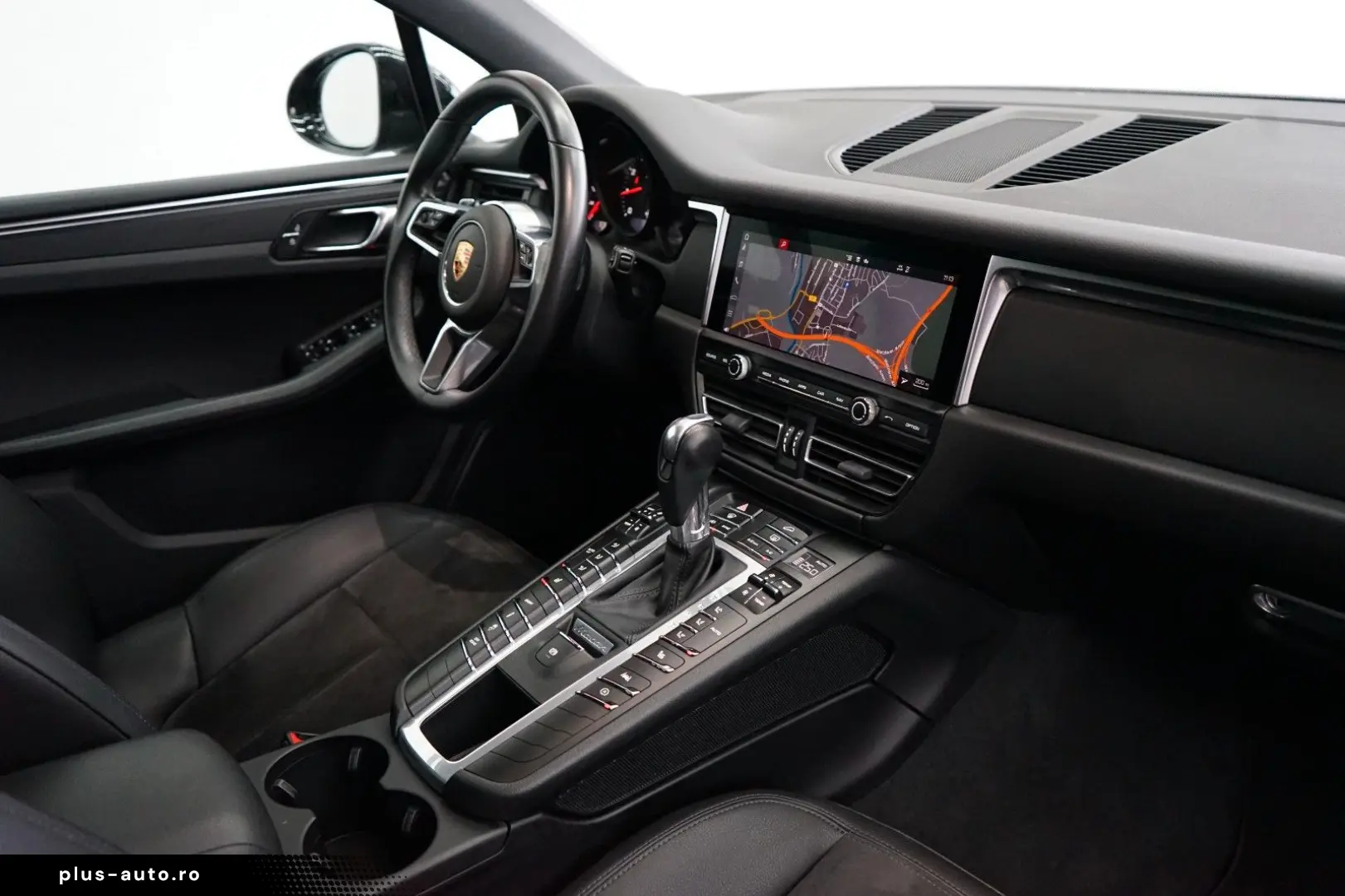 PORSCHE Macan 2.0 PANO AHK PASM CARPLAY R-Kamera 20z