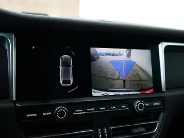 PORSCHE Macan 2.0 PANO AHK PASM CARPLAY R-Kamera 20z