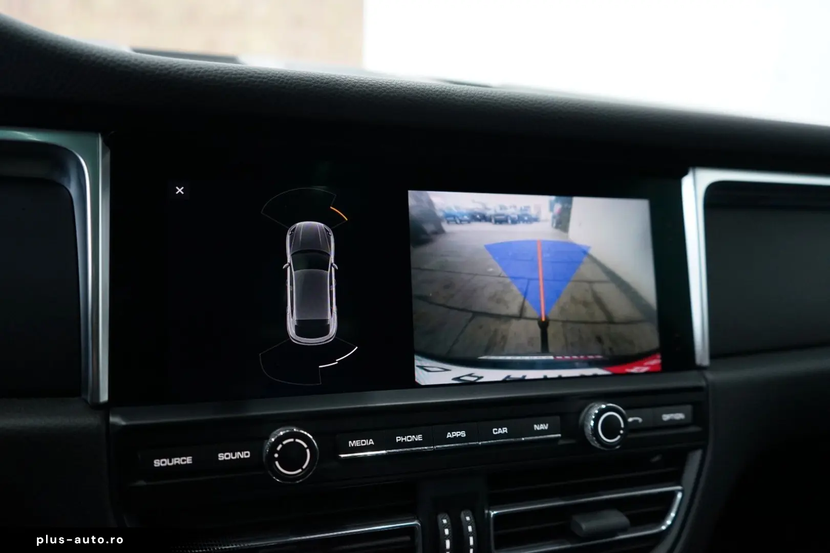 PORSCHE Macan 2.0 PANO AHK PASM CARPLAY R-Kamera 20z