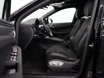 PORSCHE Macan 2.0 PANO AHK PASM CARPLAY R-Kamera 20z