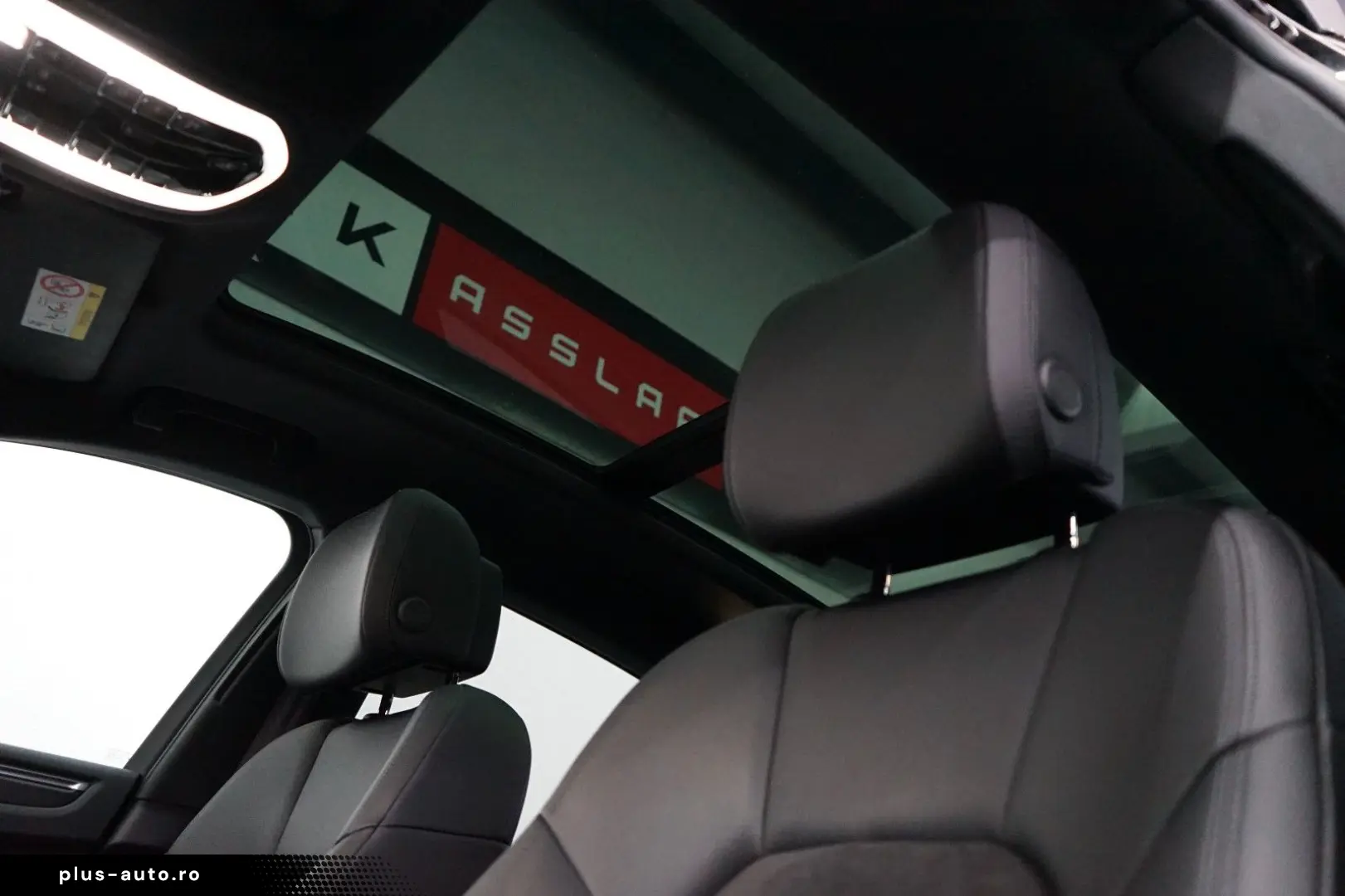 PORSCHE Macan 2.0 PANO AHK PASM CARPLAY R-Kamera 20z