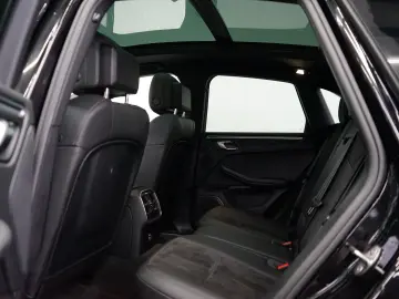 PORSCHE Macan 2.0 PANO AHK PASM CARPLAY R-Kamera 20z