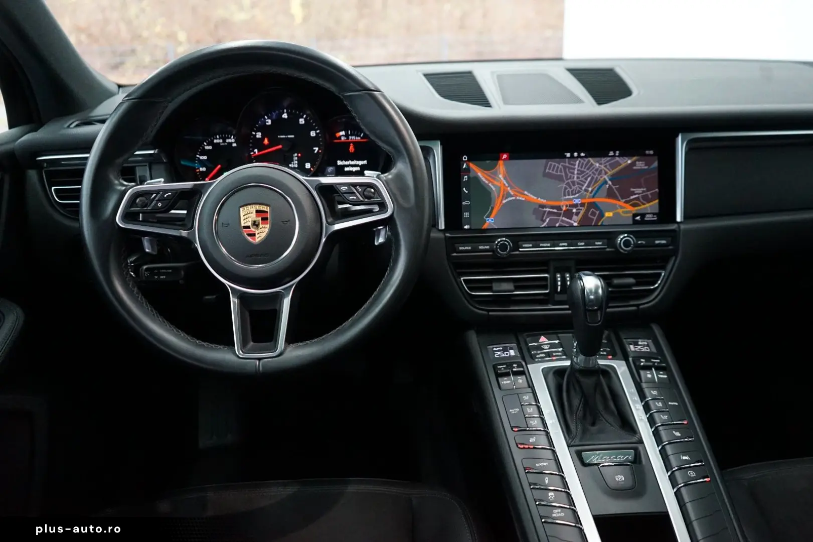 PORSCHE Macan 2.0 PANO AHK PASM CARPLAY R-Kamera 20z