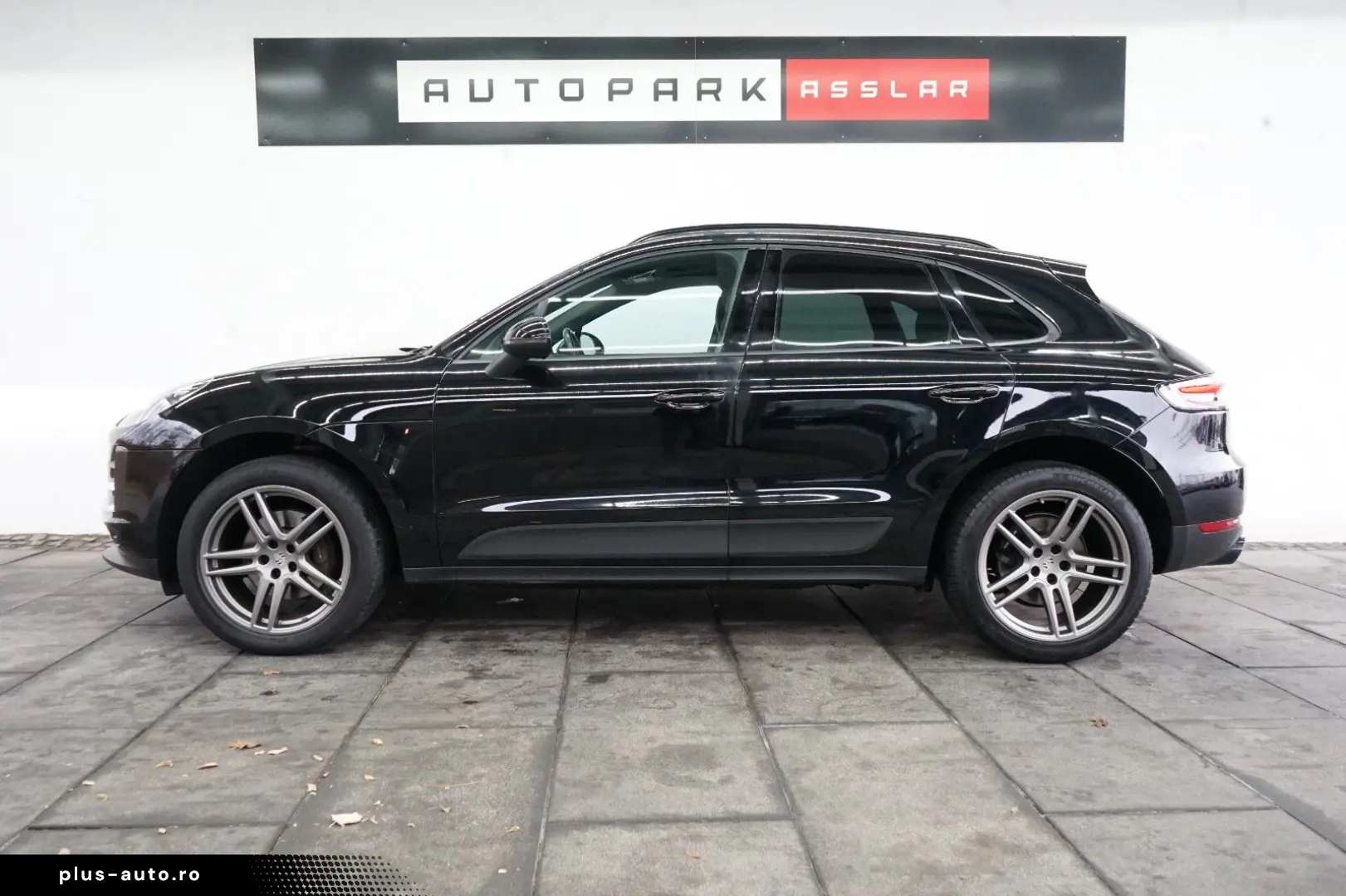 PORSCHE Macan 2.0 PANO AHK PASM CARPLAY R-Kamera 20z