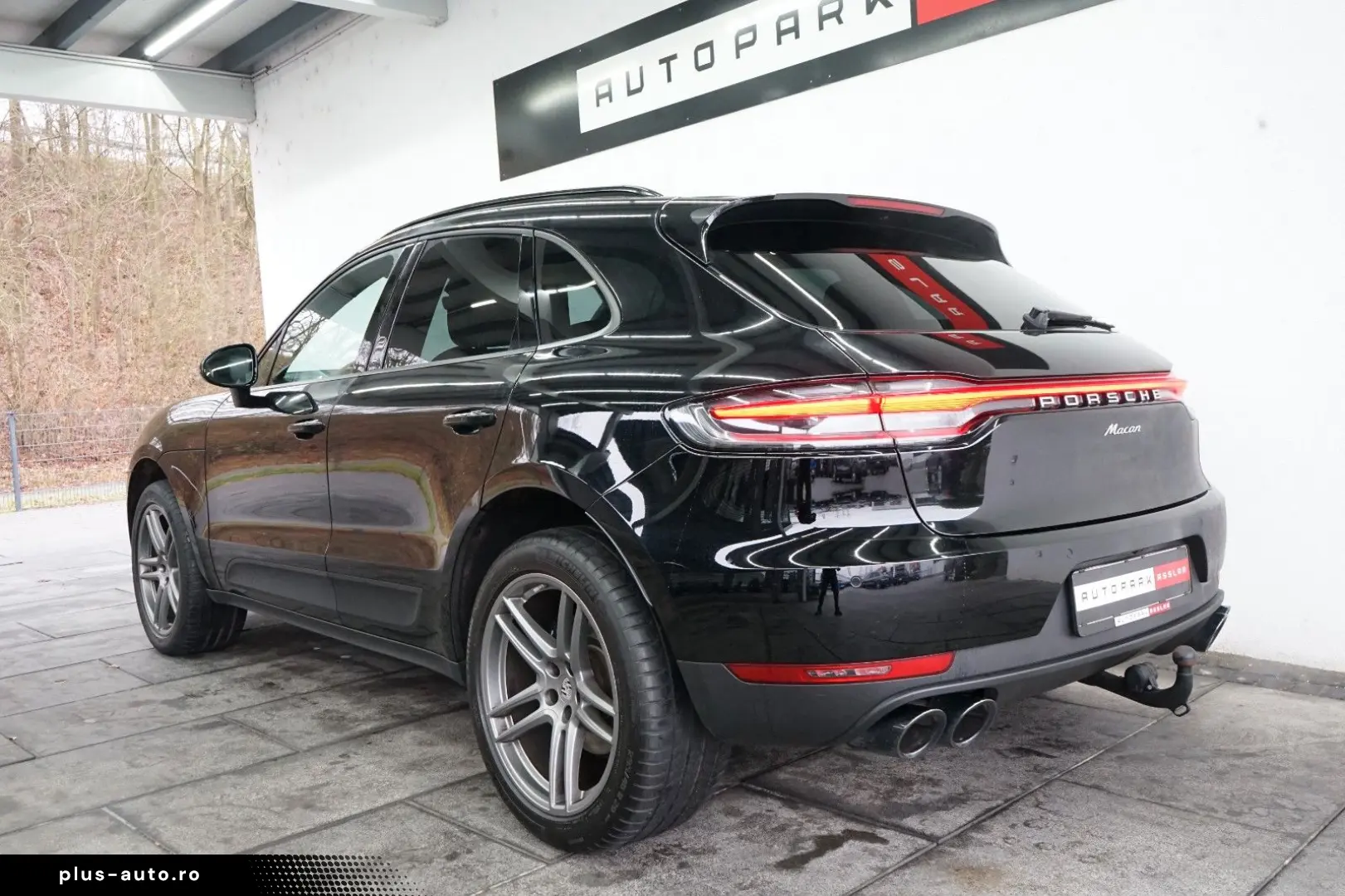 PORSCHE Macan 2.0 PANO AHK PASM CARPLAY R-Kamera 20z