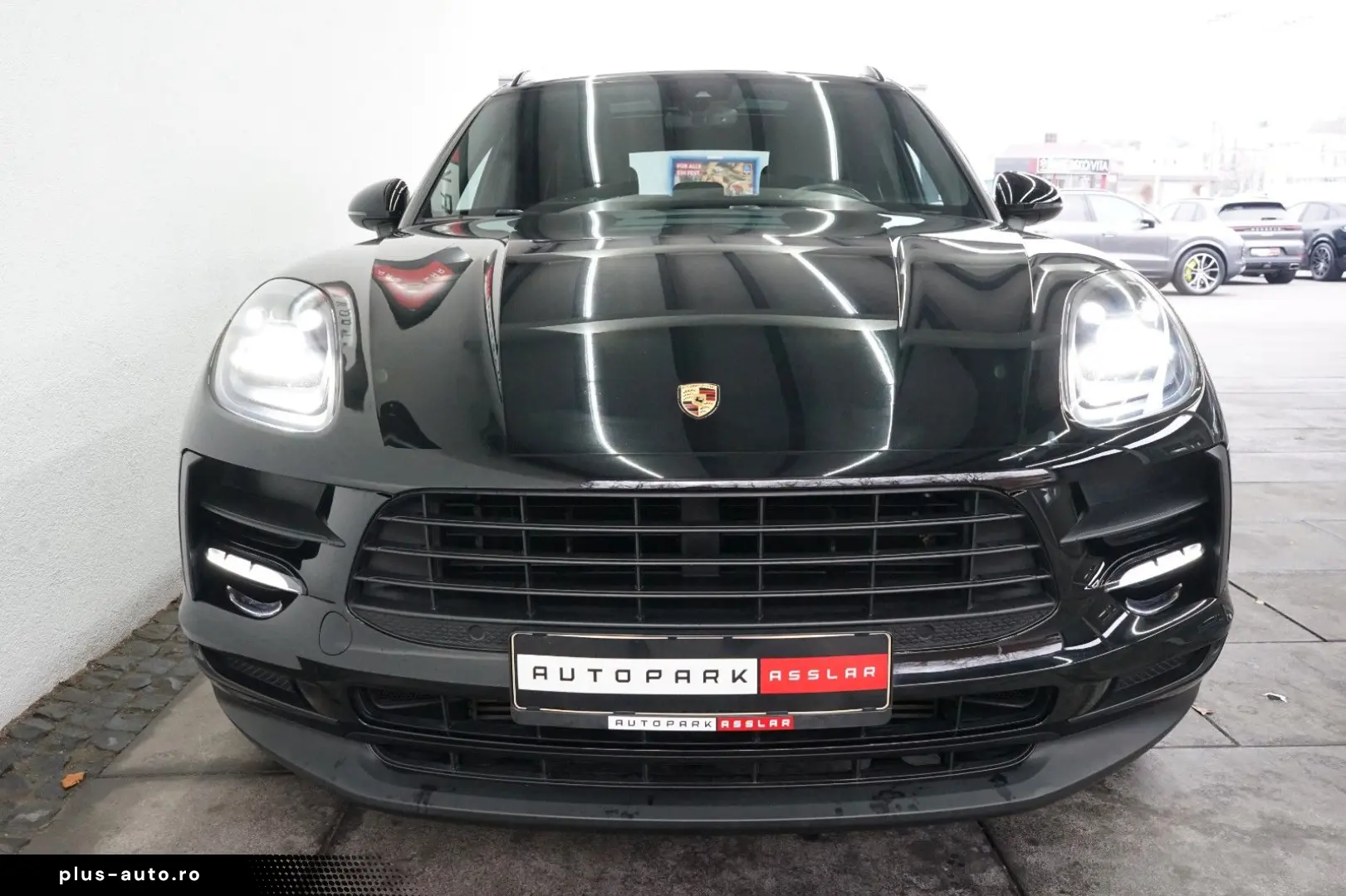 PORSCHE Macan 2.0 PANO AHK PASM CARPLAY R-Kamera 20z