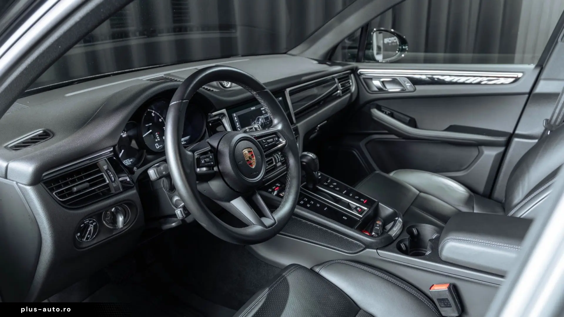 PORSCHE Macan Basis LED Keyless Car Play