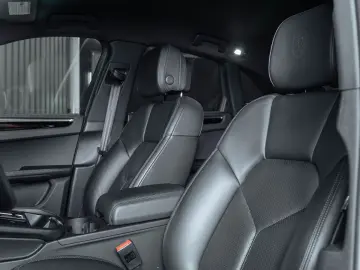 PORSCHE Macan Basis LED Keyless Car Play