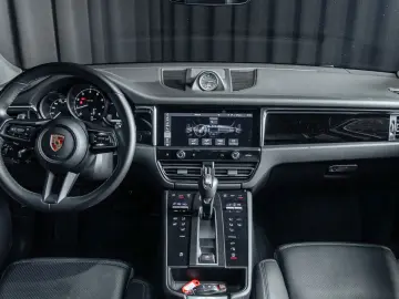 PORSCHE Macan Basis LED Keyless Car Play