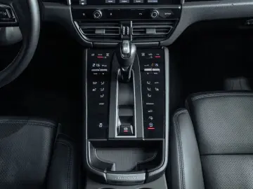 PORSCHE Macan Basis LED Keyless Car Play