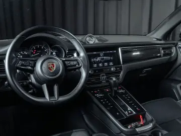PORSCHE Macan Basis LED Keyless Car Play