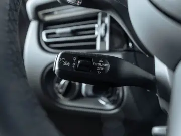 PORSCHE Macan Basis LED Keyless Car Play