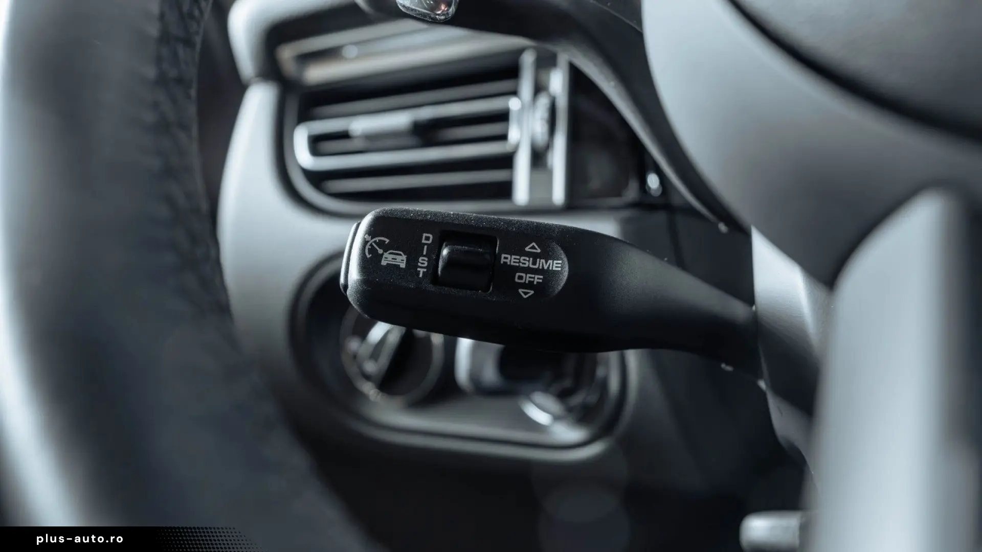 PORSCHE Macan Basis LED Keyless Car Play