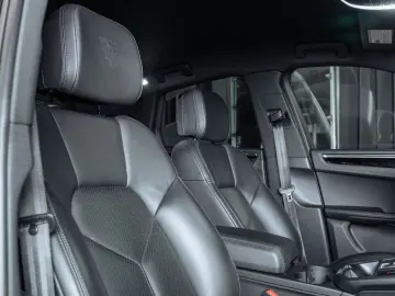 PORSCHE Macan Basis LED Keyless Car Play