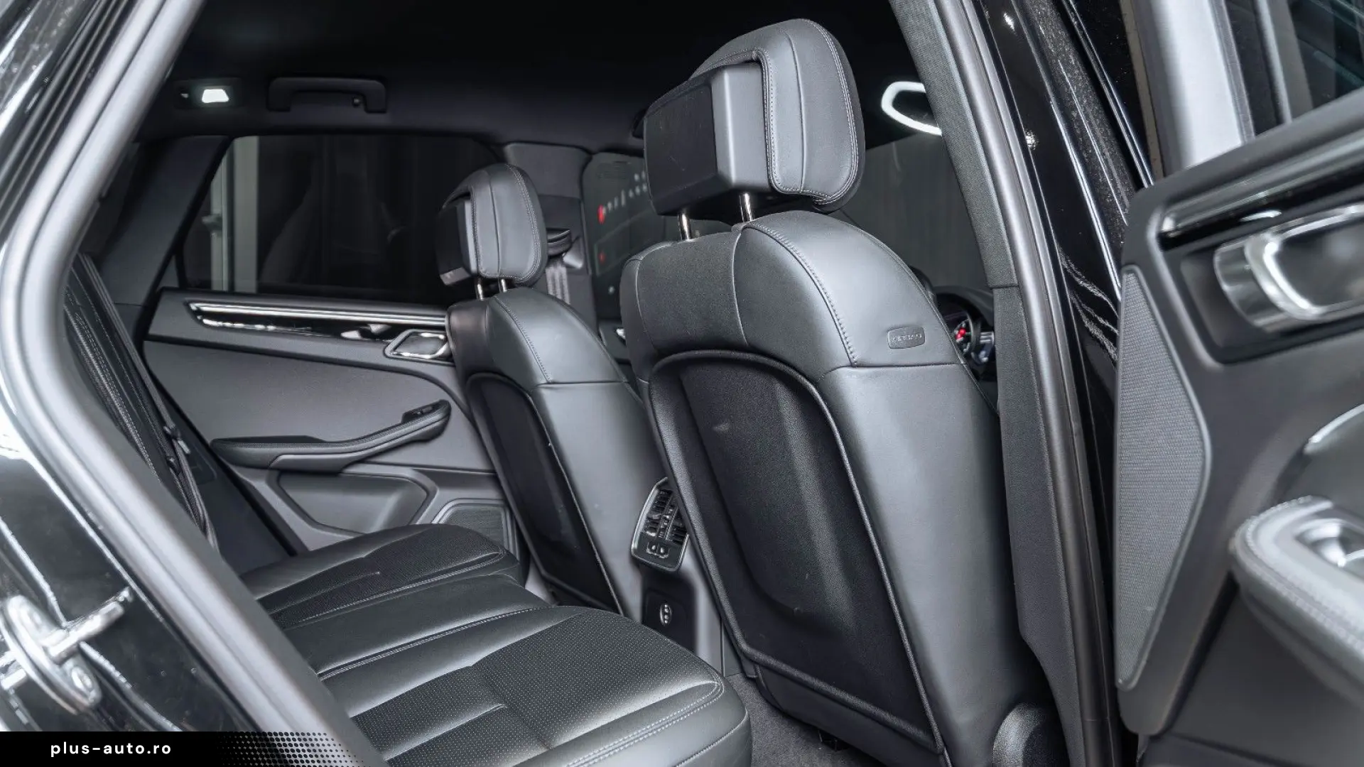 PORSCHE Macan Basis LED Keyless Car Play