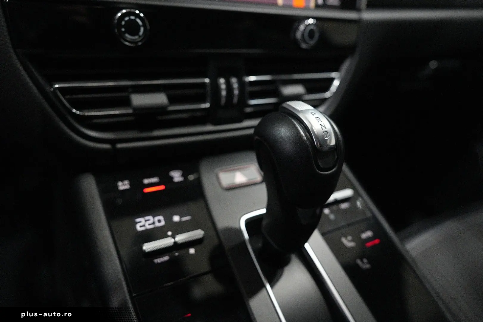 PORSCHE Macan T   SPORT-CHRONO SOUND-PACKAGE  LED 1.HAND