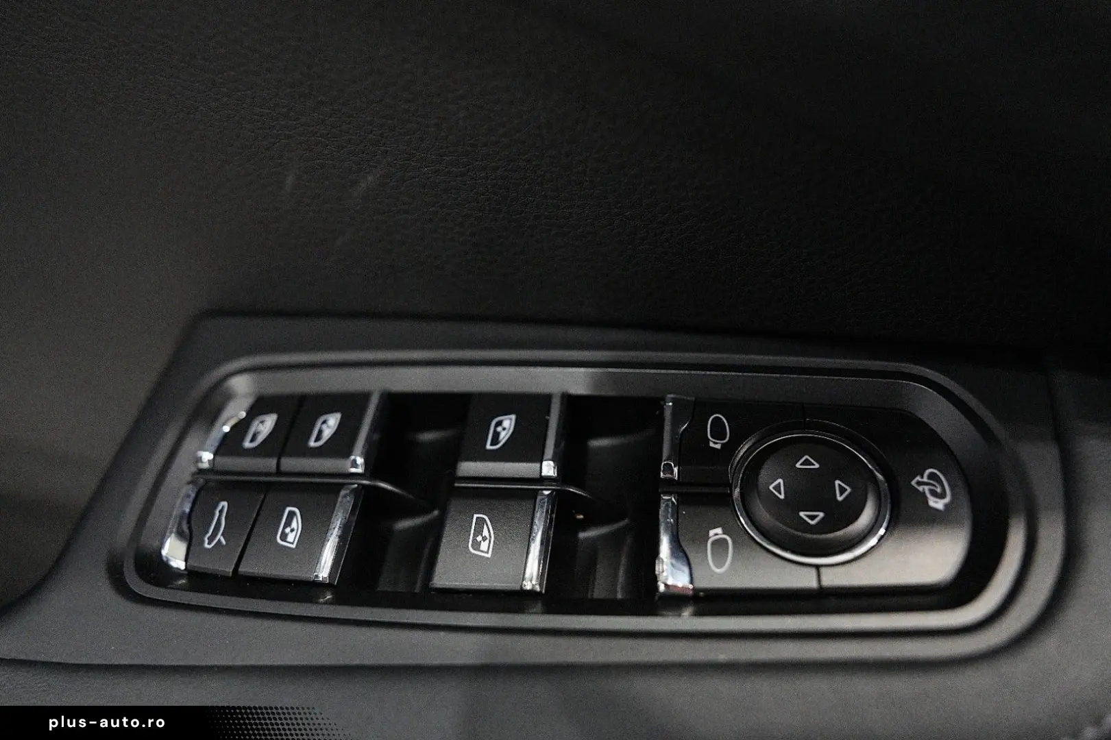 PORSCHE Macan T   SPORT-CHRONO SOUND-PACKAGE  LED 1.HAND