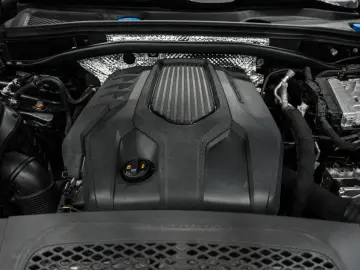 PORSCHE Macan T   SPORT-CHRONO SOUND-PACKAGE  LED 1.HAND